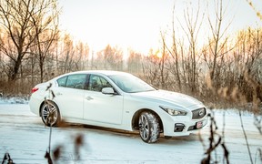 Infiniti Q50 - внешность сзади