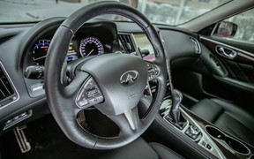 Infiniti Q50 - рабочее место