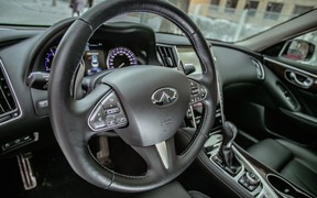 Infiniti Q50 - рабочее место