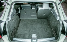 Mercedes-Benz GLA - багажник