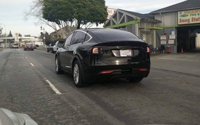 Предсерийная Tesla Model X