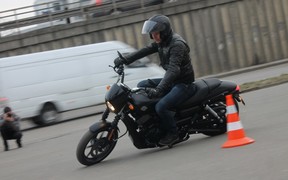 Harley Davidson 750 Street