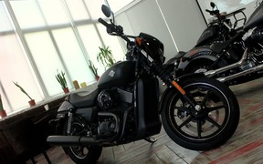 Harley Davidson 750 Street