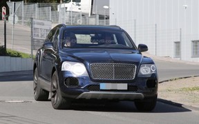 Bentley Bentayga spy