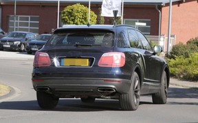 Bentley Bentayga spy