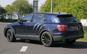 Bentley Bentayga spy