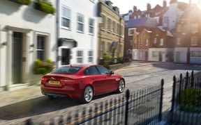 Jaguar XE