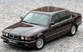 BMW E32