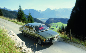 BMW E23