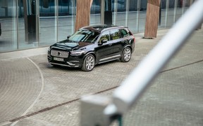 Volvo XC90_exterior_out