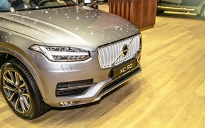 Volvo XC90_exterior_in