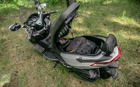 SYM GTS 300i_лес SYM GTS 300i_лес