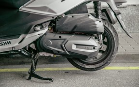 SYM GTS 300i_интерьер SYM GTS 300i_интерьер