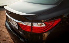 Lexus ES300h