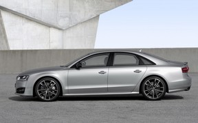 Audi S8 plus