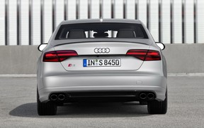 Audi S8 plus