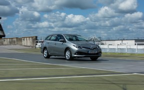 Toyota Auris 2015