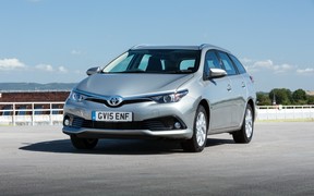 Toyota Auris 2015