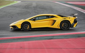 Lamborghini Aventador SV 