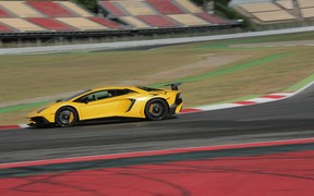 Lamborghini Aventador SV 