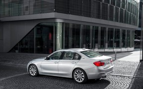 BMW 330e