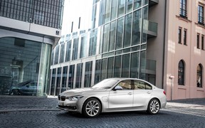 BMW 330e