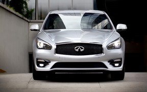 Infiniti Q70 2015