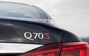 Infiniti Q70 2015