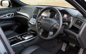 Infiniti Q70 2015