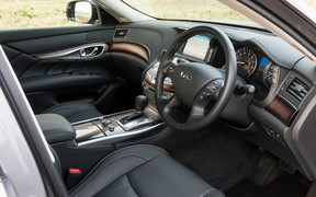 Infiniti Q70 2015