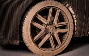 Картонный Lexus IS Картонный Lexus IS