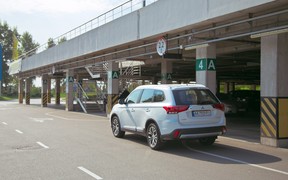 Mitsubishi Outlander exterior