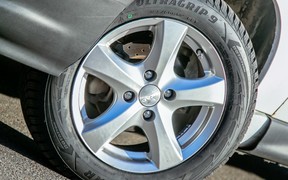 Goodyear UltraGrip 9 Goodyear UltraGrip 9