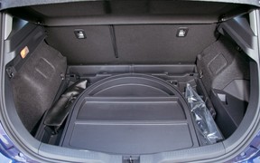 Toyota Auris Hybrid_interior