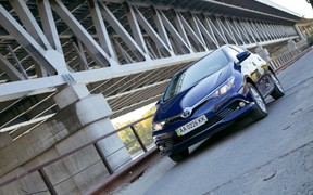 Toyota Auris Hybrid_exterior