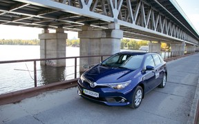 Toyota Auris Hybrid_exterior