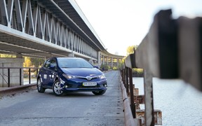 Toyota Auris Hybrid_exterior