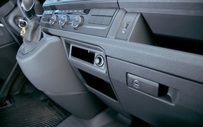 VW Caravelle_interior VW Caravelle_interior