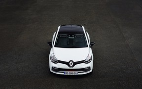 Renault-Clio-RS-220-Trophy Renault-Clio-RS-220-Trophy