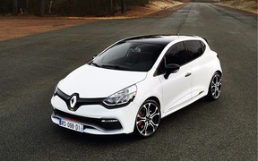 Renault-Clio-RS-220-Trophy Renault-Clio-RS-220-Trophy