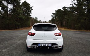 Renault-Clio-RS-220-Trophy Renault-Clio-RS-220-Trophy