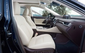 Lexus RX_interior