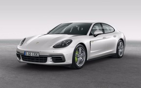 Porsche Panamera 4 E-Hybrid Porsche Panamera 4 E-Hybrid