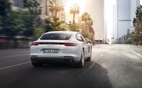 Porsche Panamera 4 E-Hybrid Porsche Panamera 4 E-Hybrid