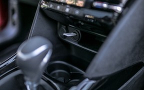 Peugeot_2008_interior