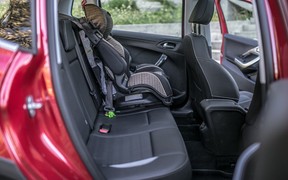 Peugeot_2008_interior