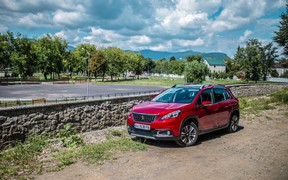 Peugeot_2008_exterior