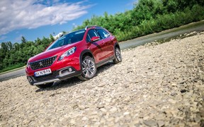 Peugeot_2008_exterior