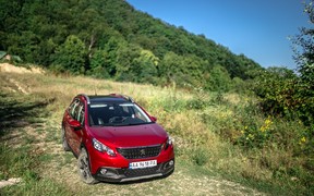 Peugeot_2008_exterior