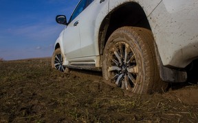 Mitsubishi Pajero Sport in deep shit